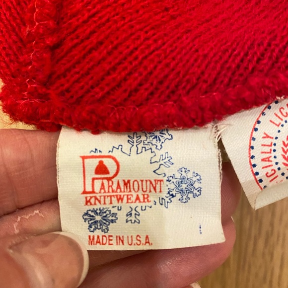 Vintage Wisconsin Badgers Red Knit Hat by Paramount Knitwear / Embroidered /OSFM - Picture 6 of 6